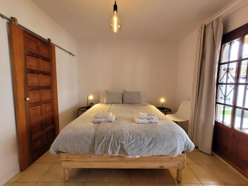 Schlafzimmer 1